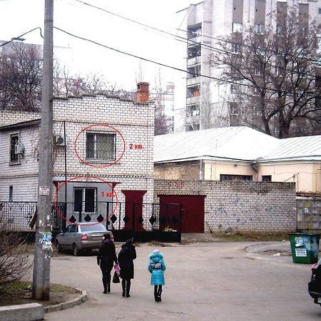 2 КОМНАТЫ 4 дивана ЧКАЛОВА-САДОВАЯ Сити центр 2 этаж WI-FI 2 этажный отдельный дом Николаев Экстерьер фото